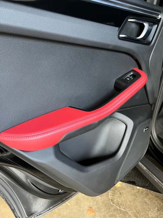 2018 Porsche Macan - Image 19 of 25