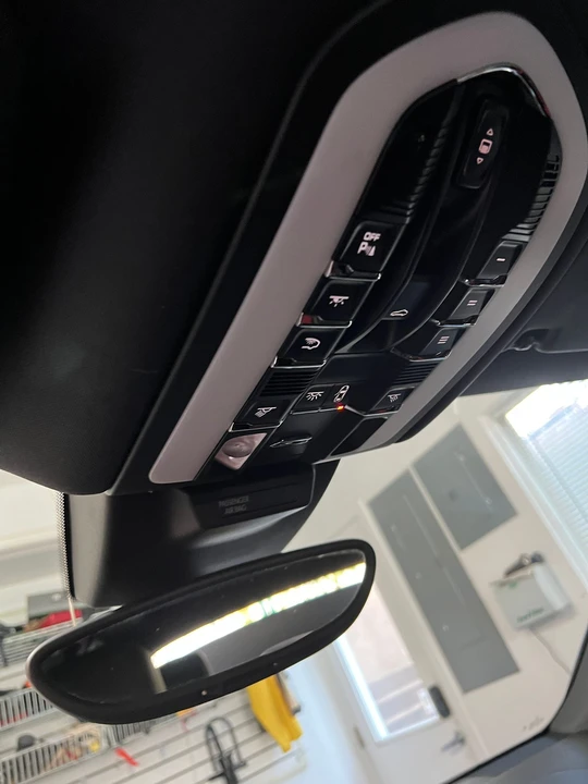 2018 Porsche Macan - Image 11 of 25