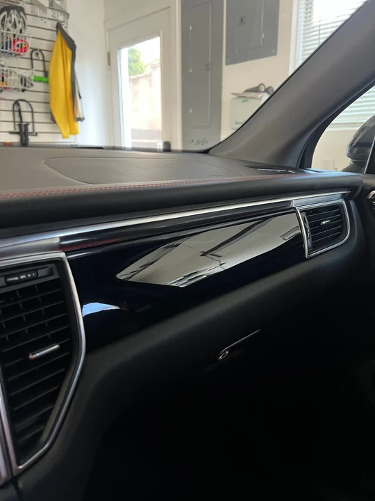 2018 Porsche Macan - Image 15 of 25