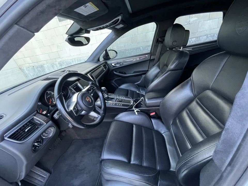 2018 Porsche Macan Turbo - Image 14 of 15