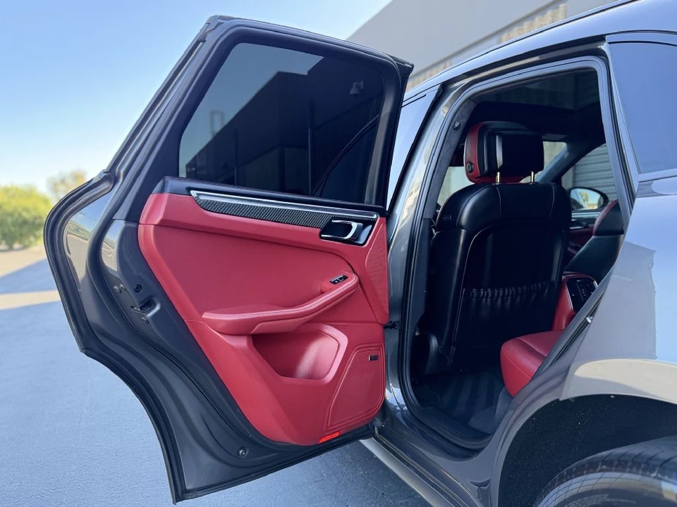 2018 Porsche Macan Turbo - Image 10 of 22
