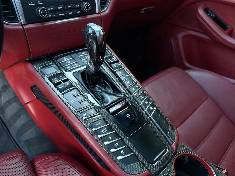 2018 Porsche Macan Turbo - Image 15 of 22