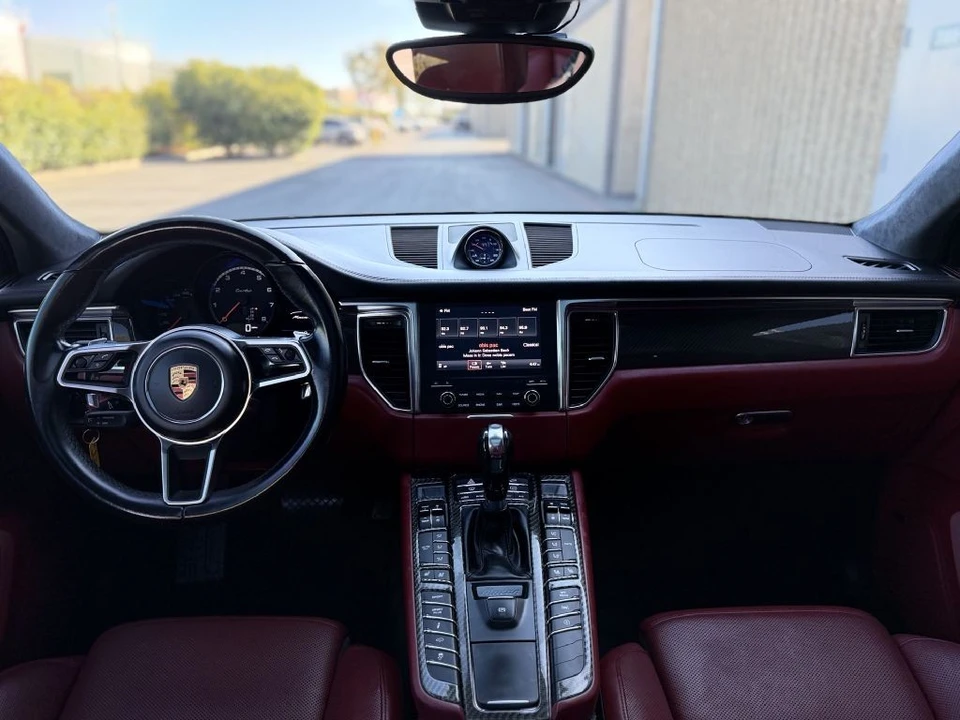 2018 Porsche Macan Turbo - Image 14 of 22