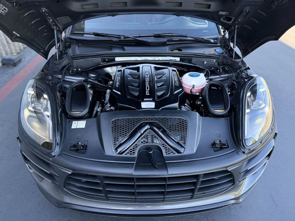 2018 Porsche Macan Turbo - Image 20 of 22
