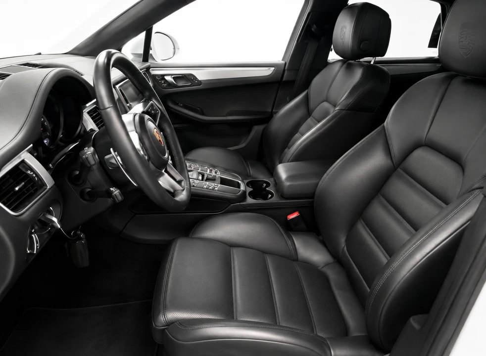 2018 Porsche Macan Turbo - Image 6 of 12