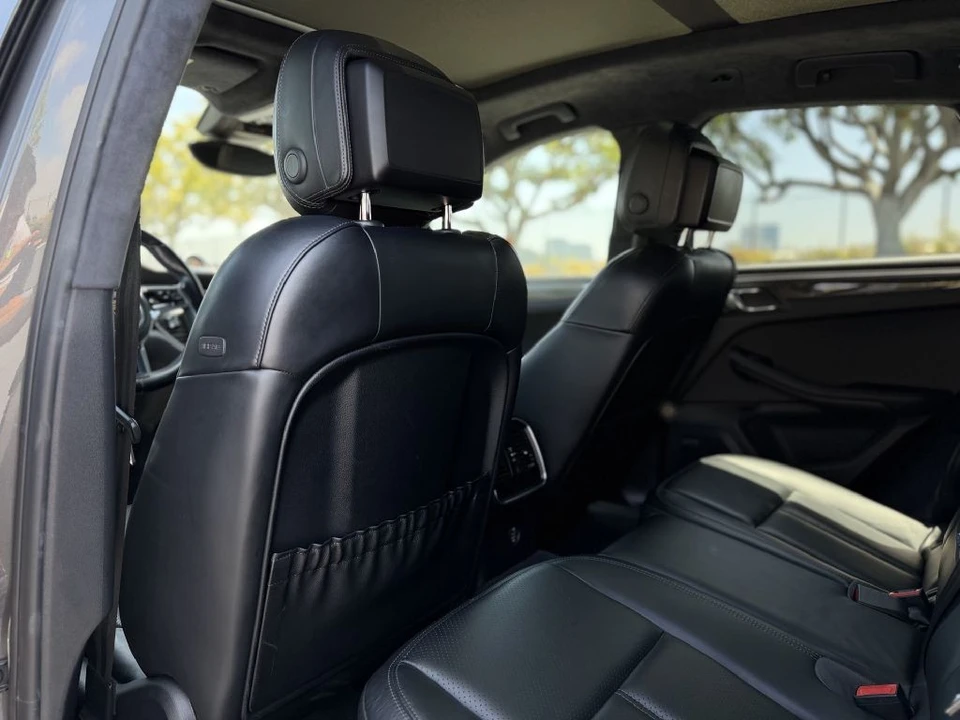 2018 Porsche Macan Turbo - Image 13 of 19