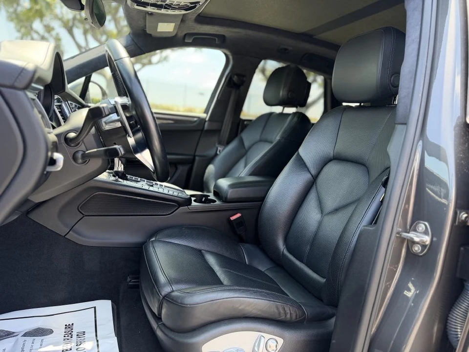 2018 Porsche Macan Turbo - Image 11 of 19