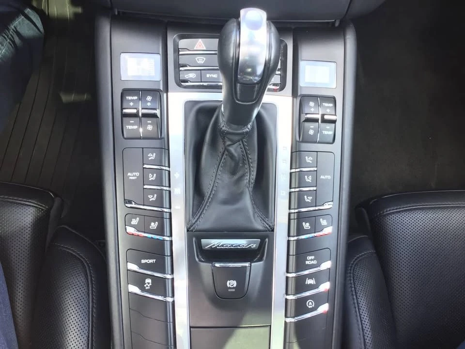 2018 Porsche Macan - Image 16 of 20