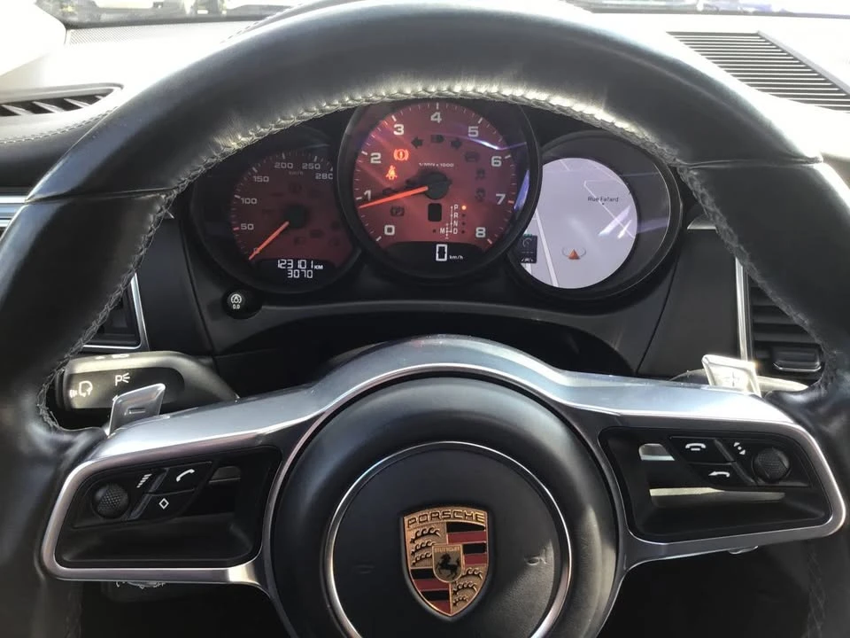 2018 Porsche Macan - Image 10 of 20