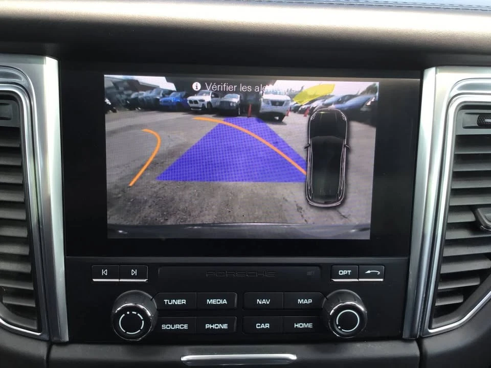 2018 Porsche Macan - Image 9 of 20