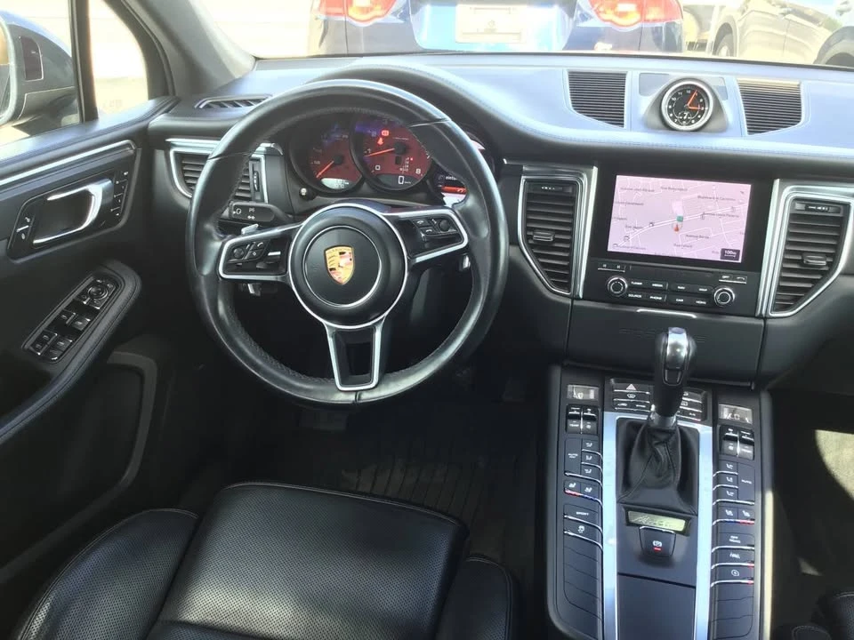 2018 Porsche Macan - Image 11 of 20