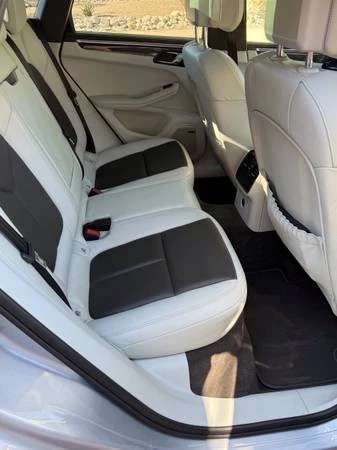 2018 Porsche Macan Turbo - Image 9 of 20