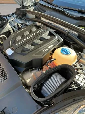 2018 Porsche Macan Turbo - Image 17 of 21