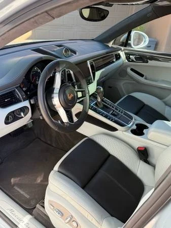 2018 Porsche Macan Turbo - Image 9 of 21