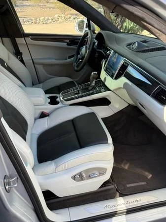 2018 Porsche Macan Turbo - Image 10 of 21