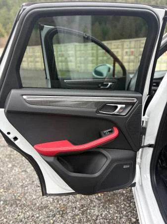 2018 Porsche Macan Turbo - Image 7 of 16