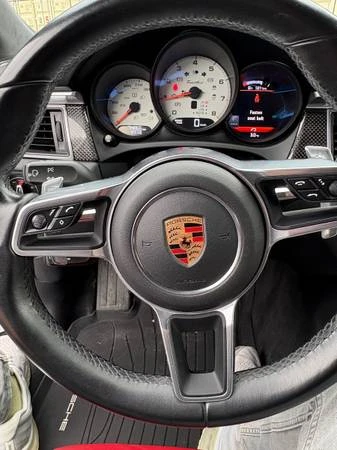 2018 Porsche Macan Turbo - Image 9 of 16