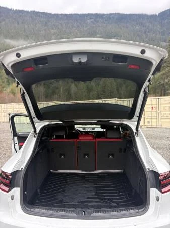 2018 Porsche Macan Turbo - Image 16 of 16