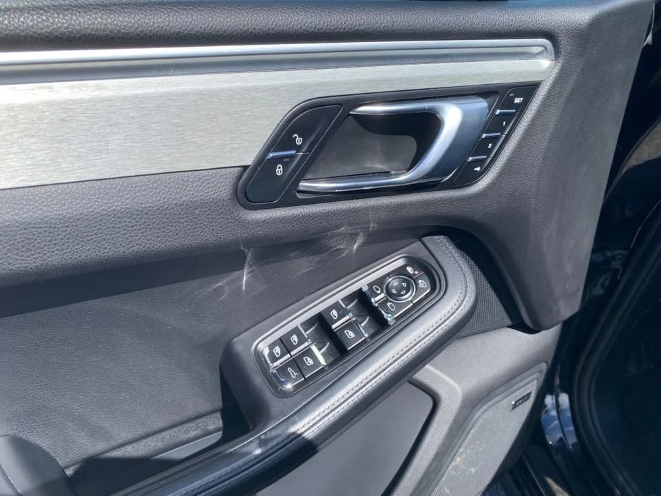 2018 Porsche Macan Turbo - Image 19 of 20