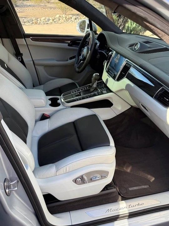 2018 Porsche Macan Turbo - Image 7 of 21