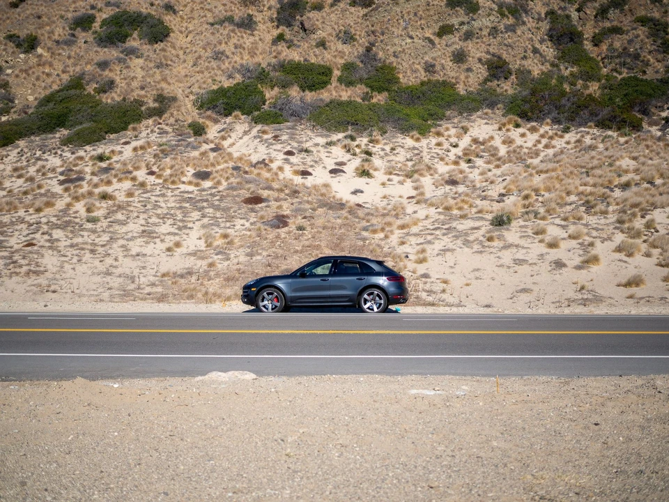 2018 Porsche Macan Turbo - Image 6 of 7
