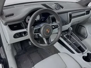 2018 Porsche Macan Turbo - Image 4 of 4