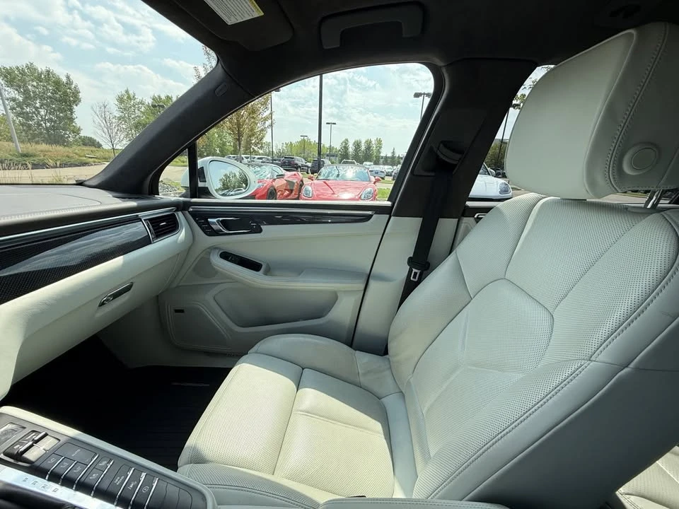 2018 Porsche Macan Turbo - Image 8 of 9