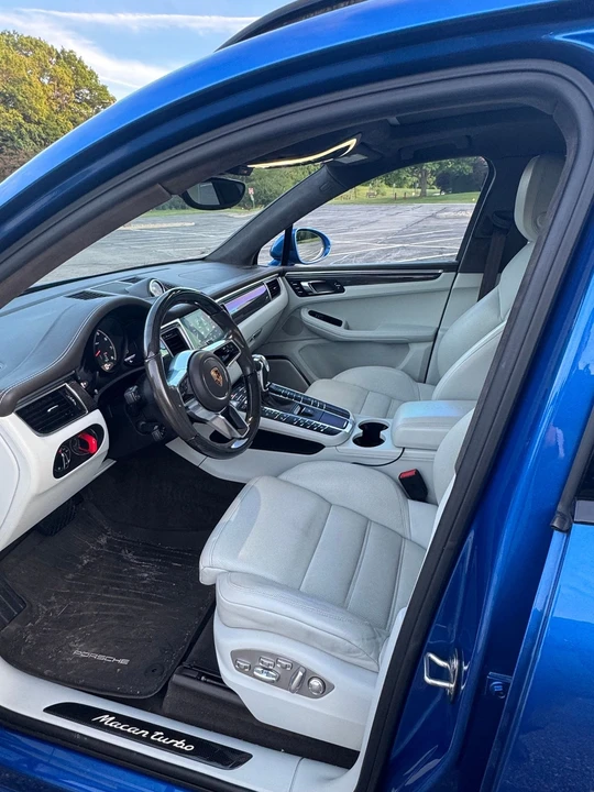 2018 Porsche Macan Turbo - Image 11 of 11