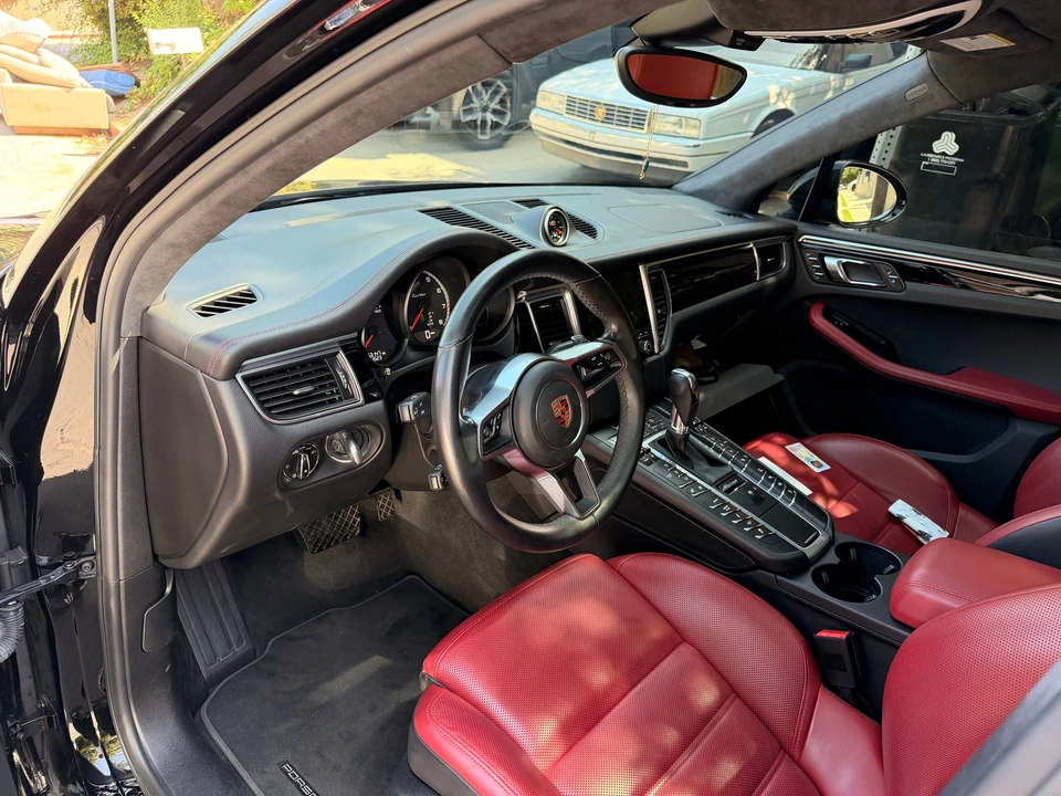 2018 Porsche Macan Turbo - Image 8 of 19