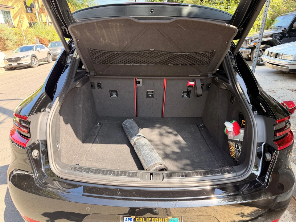 2018 Porsche Macan Turbo - Image 12 of 19