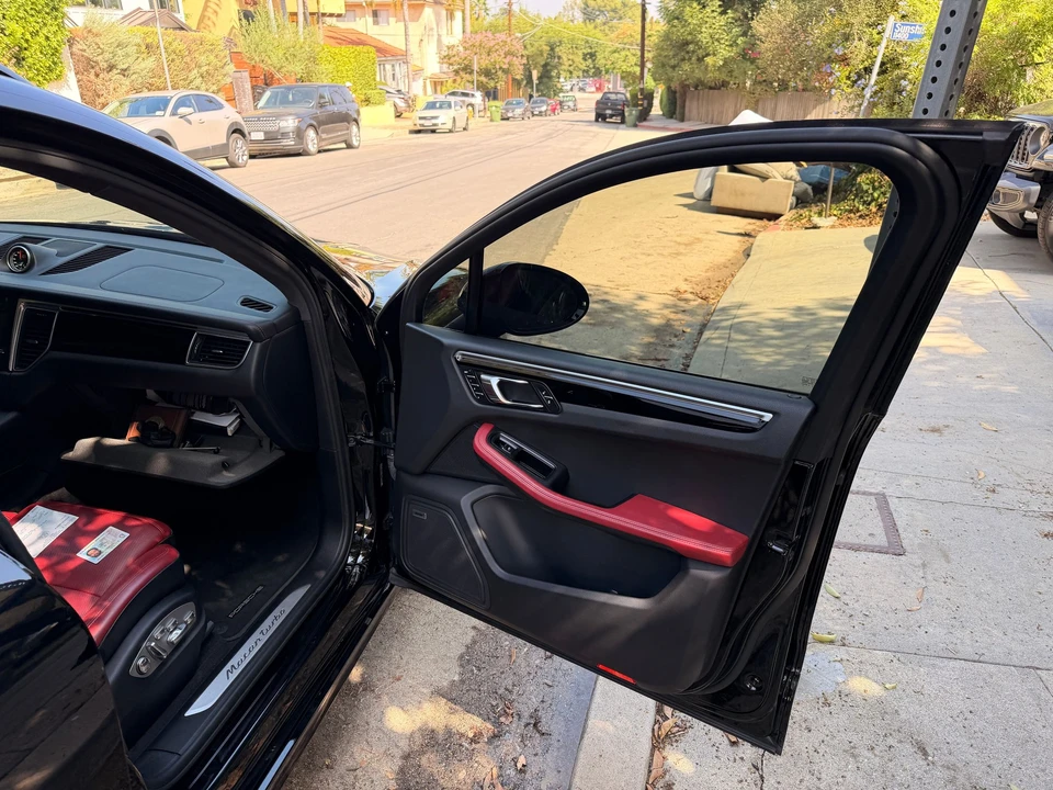 2018 Porsche Macan Turbo - Image 6 of 19