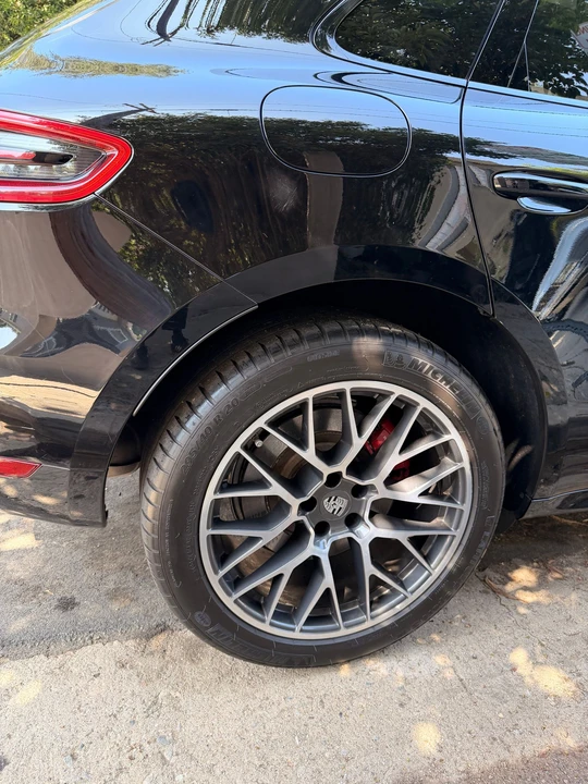 2018 Porsche Macan Turbo - Image 15 of 19