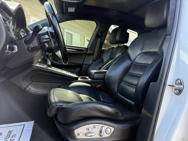 2018 Porsche Macan Turbo - Image 9 of 21