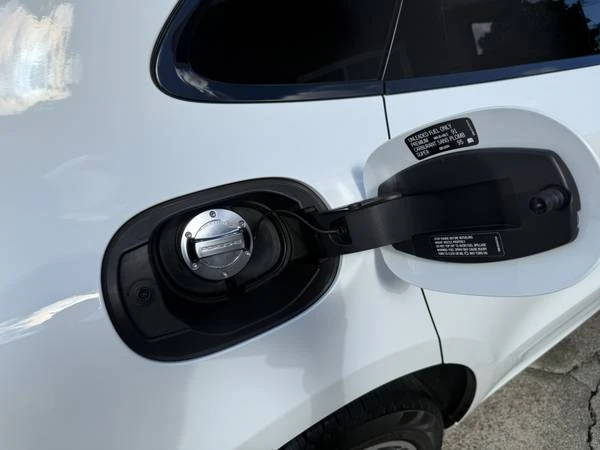 2018 Porsche Macan Turbo - Image 15 of 21