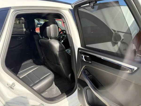 2018 Porsche Macan Turbo - Image 16 of 21