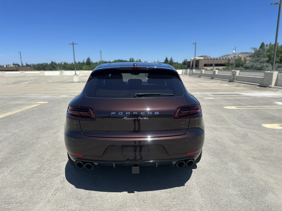 2018 Porsche Macan Turbo - Image 27 of 31