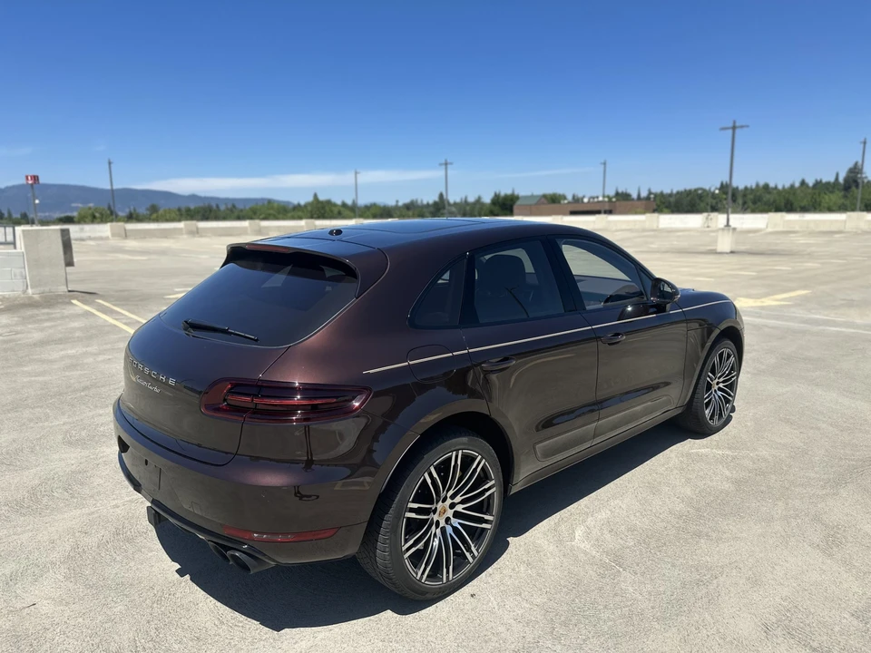 2018 Porsche Macan Turbo - Image 24 of 31
