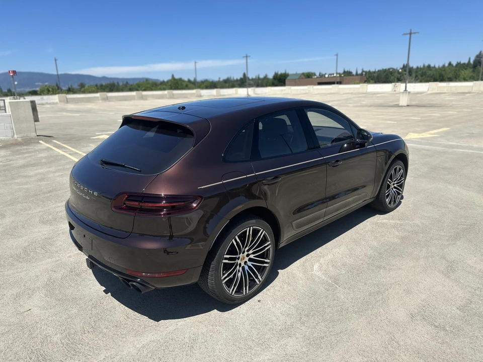 2018 Porsche Macan Turbo - Image 25 of 31