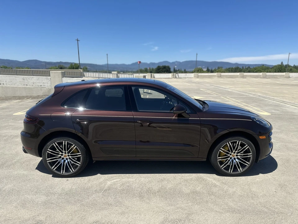 2018 Porsche Macan Turbo - Image 22 of 31