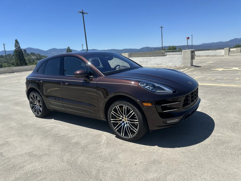 2018 Porsche Macan Turbo - Image 16 of 31