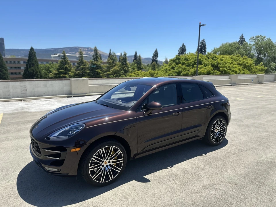 2018 Porsche Macan Turbo - Image 2 of 31