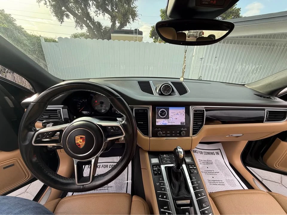 2018 Porsche Macan Turbo - Image 17 of 20