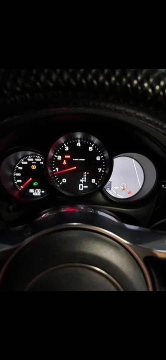 2018 Porsche Macan Turbo - Image 8 of 10