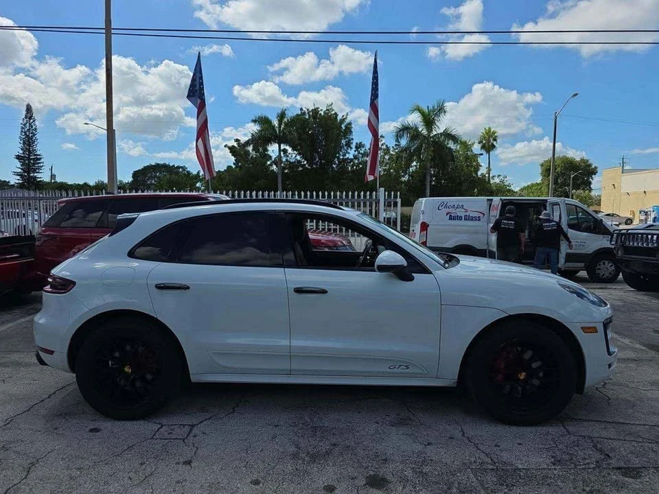 2018 Porsche Macan Turbo - Image 11 of 11