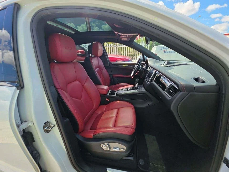 2018 Porsche Macan Turbo - Image 8 of 11