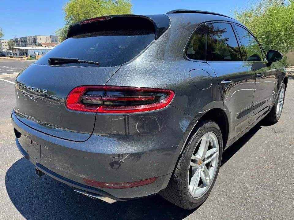 2018 Porsche Macan Turbo - Image 15 of 16
