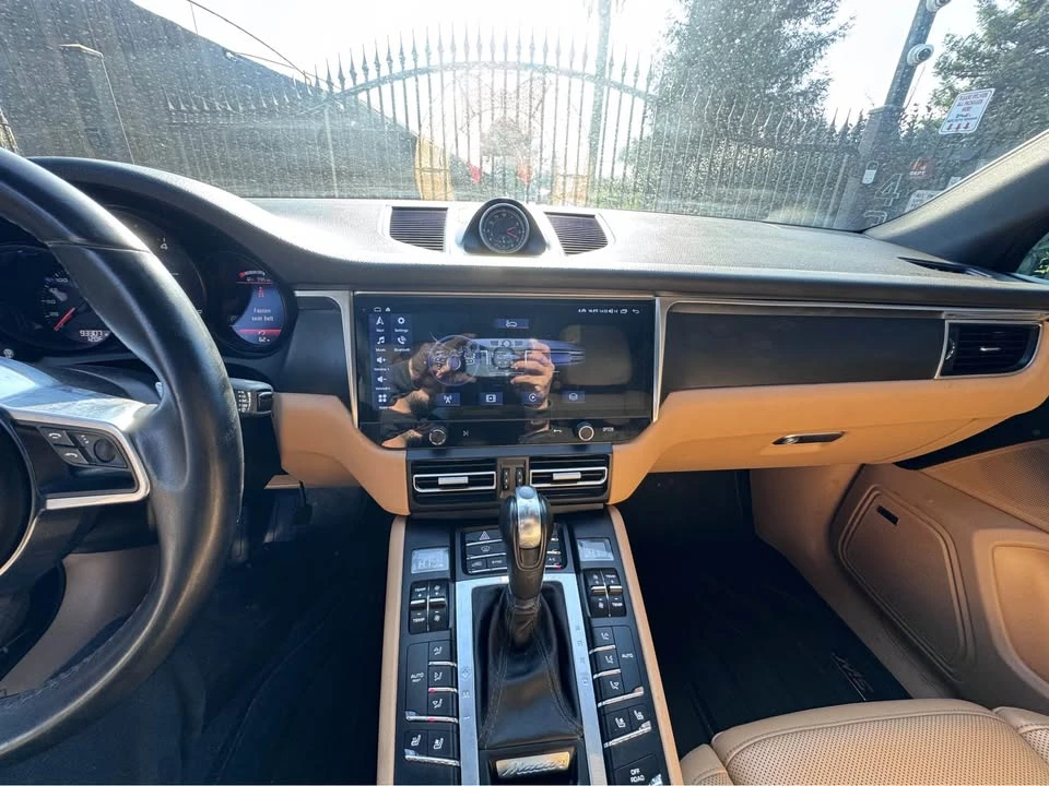 2018 Porsche Macan Turbo - Image 5 of 9