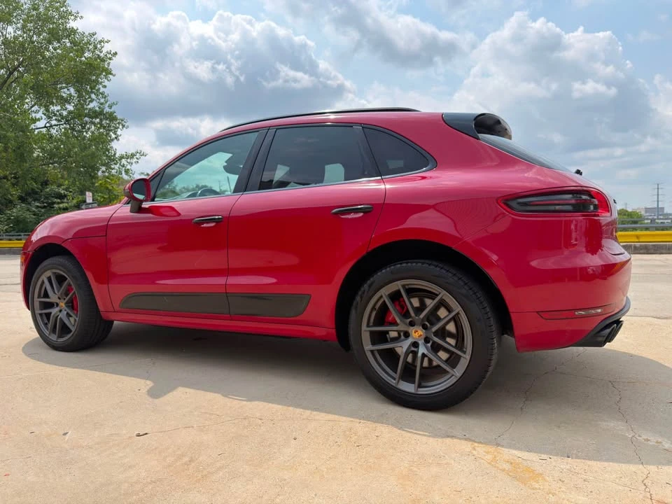 2018 Porsche Macan Turbo - Image 15 of 20