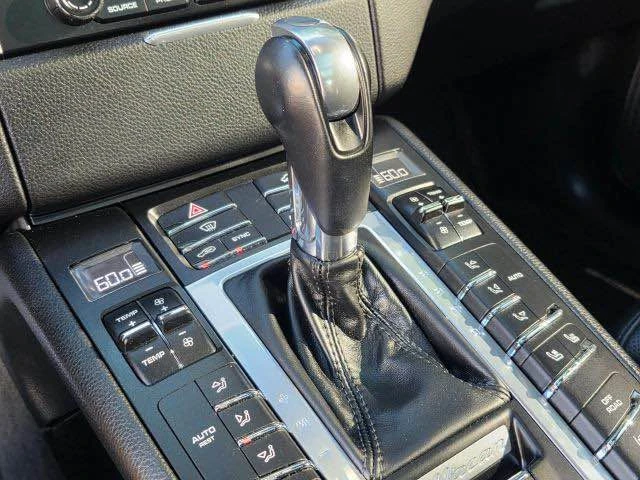 2018 Porsche Macan Turbo - Image 15 of 19