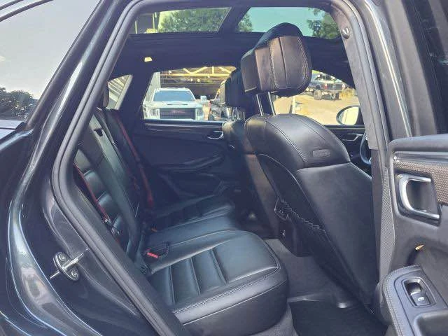 2018 Porsche Macan Turbo - Image 11 of 19